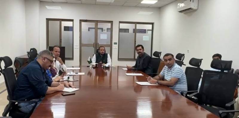 کلینک آن ویلز کی کارکردگی پر وزیر صحت کا اطمینان، لاپرواہی پر ایک افسر برطرف