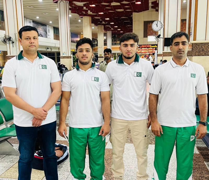 پاکستان ریسلنگ ٹیم سی آئی ایس گیمز میں شرکت کے لیے آذربائیجان روانہ