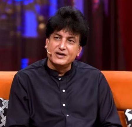 خلیل الرحمان قمر ہنی ٹریپ کیس: آمنہ عروج کی سزا معطل، پانچ لاکھ کے مچلکے جمع کرانے کا حکم