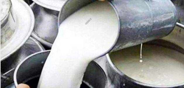دودھ کے نام پر جعلی سفید محلول بیچنے والوں کی شامت، پنجاب فوڈ اتھارٹی کا کریک ڈاؤن