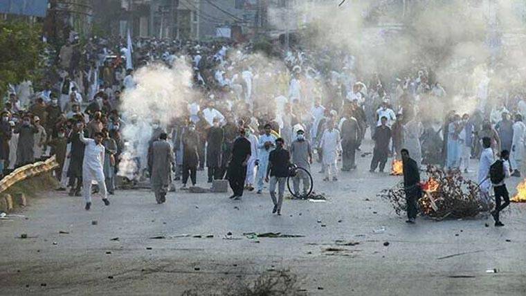 مریدکے: مذہبی جماعت کے احتجاج کے دوران پرتشدد واقعات، ایک پولیس افسر شہید، 48 اہلکار زخمی