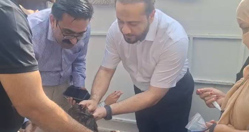 پنجاب کو پولیو سے پاک کرنے کے مشن میں صوبائی وزیر صحت خواجہ عمران نذیر کا فیلڈ دورہ