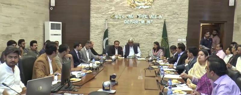 ڈینگی کنٹرول سے متعلق کابینہ کمیٹی کا اجلاس، وزرائے صحت کی فیلڈ سٹاف کو الرٹ رہنے کی ہدایت