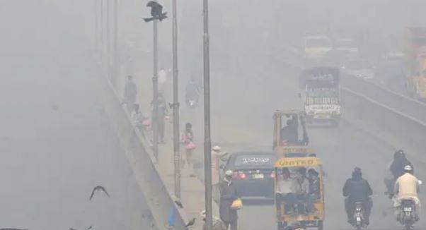 لاہور اور وسطی پنجاب میں فضائی آلودگی کا خدشہ، اے کیو آئی 220 سے 240 تک رہنے کا امکان