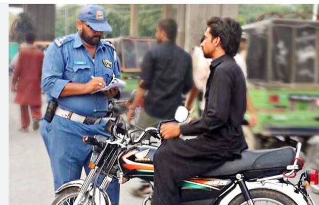 بغیر لائسنس گاڑی چلانے والوں کے خلاف کارروائیوں میں تیزی