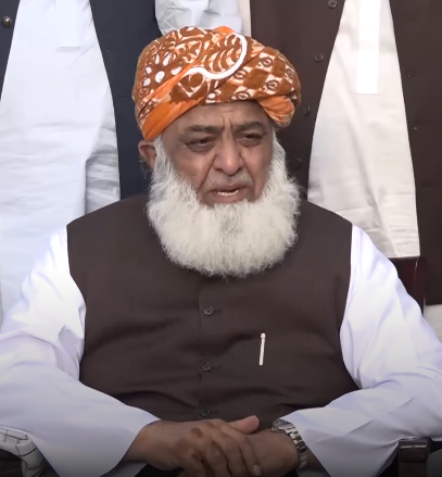 ستائیسویں ترمیم کی بازگشت، مولانا فضل الرحمان کا لاہور دورہ منسوخ