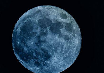 آج آسمان پر سپر مون: زمین کے سب سے قریب شاندار چاند کا منظر