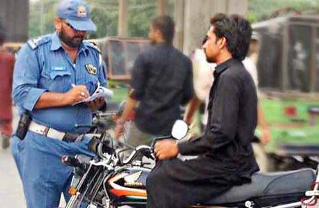 لاہور میں ٹریفک قوانین کی خلاف ورزی پر بھاری جرمانے اور مقدمات