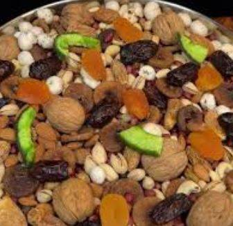 لاہور: سردیوں کے آغاز کے ساتھ ڈرائی فروٹ کی طلب میں اضافہ، قیمتیں بڑھنے سے متوسط طبقہ پریشان
