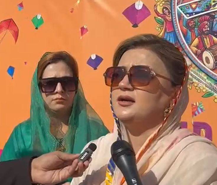 ’دہشت گرد ہمارے حوصلے پست نہیں کر سکتے‘، عظمیٰ بخاری کا اندرون شہر غیر ملکی مہمانوں کے ساتھ اظہارِ یکجہتی
