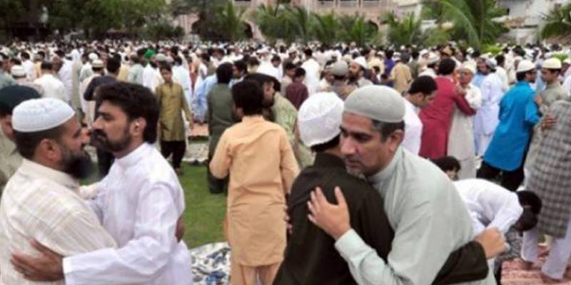 سجدۂ شکر اور دعاؤں کا سنگم: پاکستان بھر میں عید الفطر کا تہوار عقیدت و احترام سے منایا جا رہا ہے