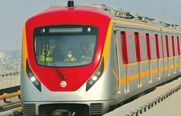 پنجاب میں مفت سفر کے لیے 'شناختی کارڈ' لازمی قرار؛ اورنج لائن اور میٹرو بس کے مسافروں کے لیے نئی پابندیاں نافذ