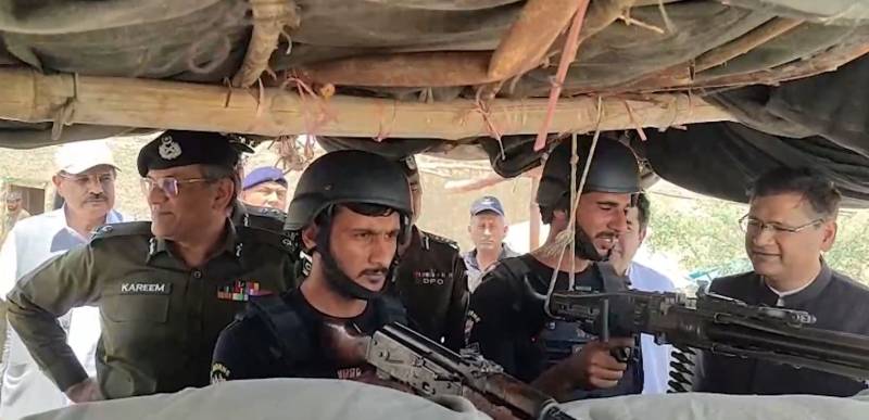 کچہ آپریشن: آئی جی پنجاب اور سیکرٹری ہوم راجن پور پہنچ گئے، مورچوں پر ڈرون مانیٹرنگ اور سیکیورٹی کا جائزہ