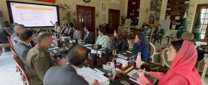 مریم نواز کا ’پیرا‘ فورس میں بڑی تطہیر کا حکم: کرپٹ اہلکاروں کو 3 سال جیل ہوگی، باڈی کیم کی ڈیڈ لائن مقرر