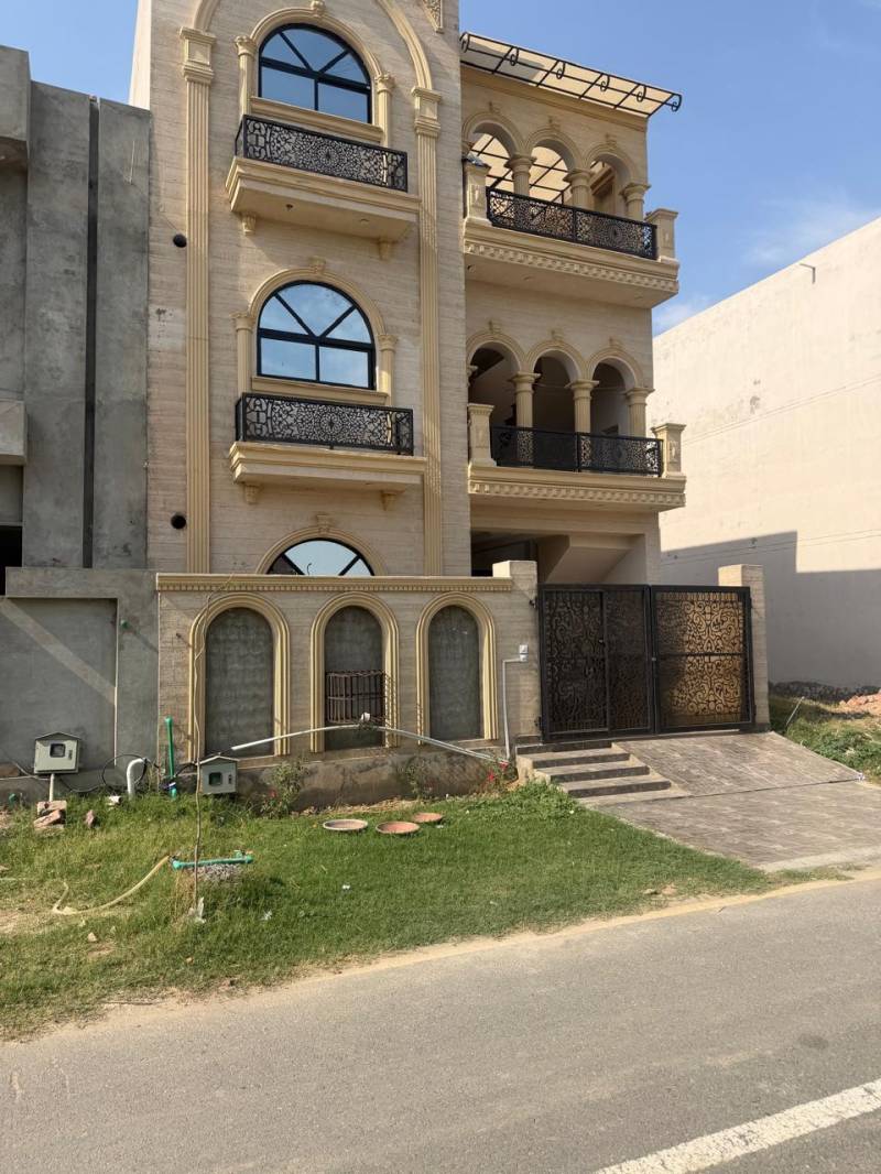 ہائی پروفائل منشیات کیس: ملزمہ انمول عرف پنکی کا لاہور کا خفیہ ٹھکانہ بے نقاب، سنسنی خیز تفصیلات سامنے آ گئیں