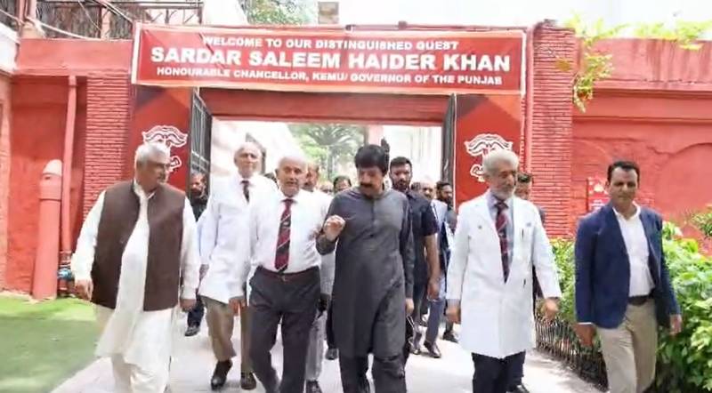 گورنر پنجاب کا کنگ ایڈورڈ میڈیکل یونیورسٹی کا دورہ، طبی تعلیم اور تحقیق کے فروغ پر زور