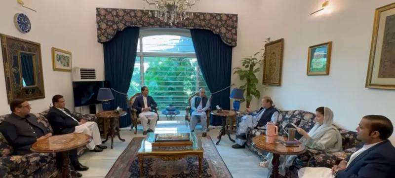 جاتی امرا میں نواز شریف سے اہم ملاقات، وزیراعظم شہباز شریف ماڈل ٹاؤن روانہ